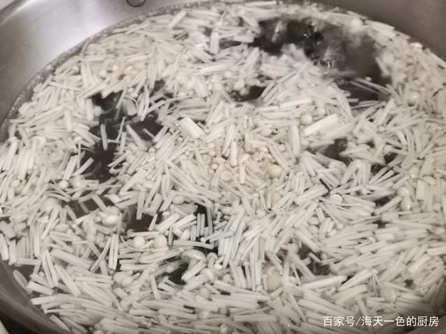 初秋|初秋,我家不喝粥,爱喝这汤,酸辣够味儿,每次煮了没剩过!