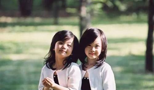  妈妈|地铁上，这位妈妈的举动引众怒，网友：这才是穷人最真实的生活