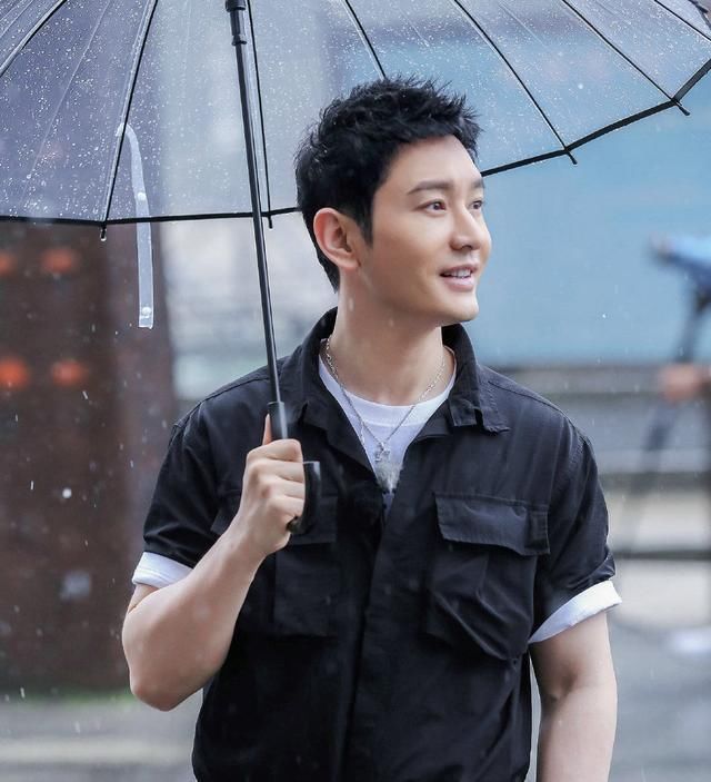  搓衣板|《中餐厅》baby意外“现身”？出场方式独特，黄晓明搓衣板警告