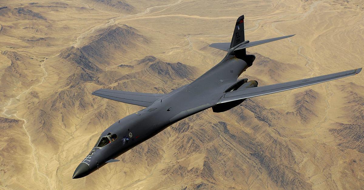  轰炸机|图-160和B-1B轰炸机有何区别？外形相似但能力差异显著