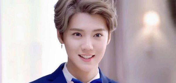  张艺兴|时隔数年, “归国四子”再排名, 张艺兴超车鹿晗排名第1, 谁第4?