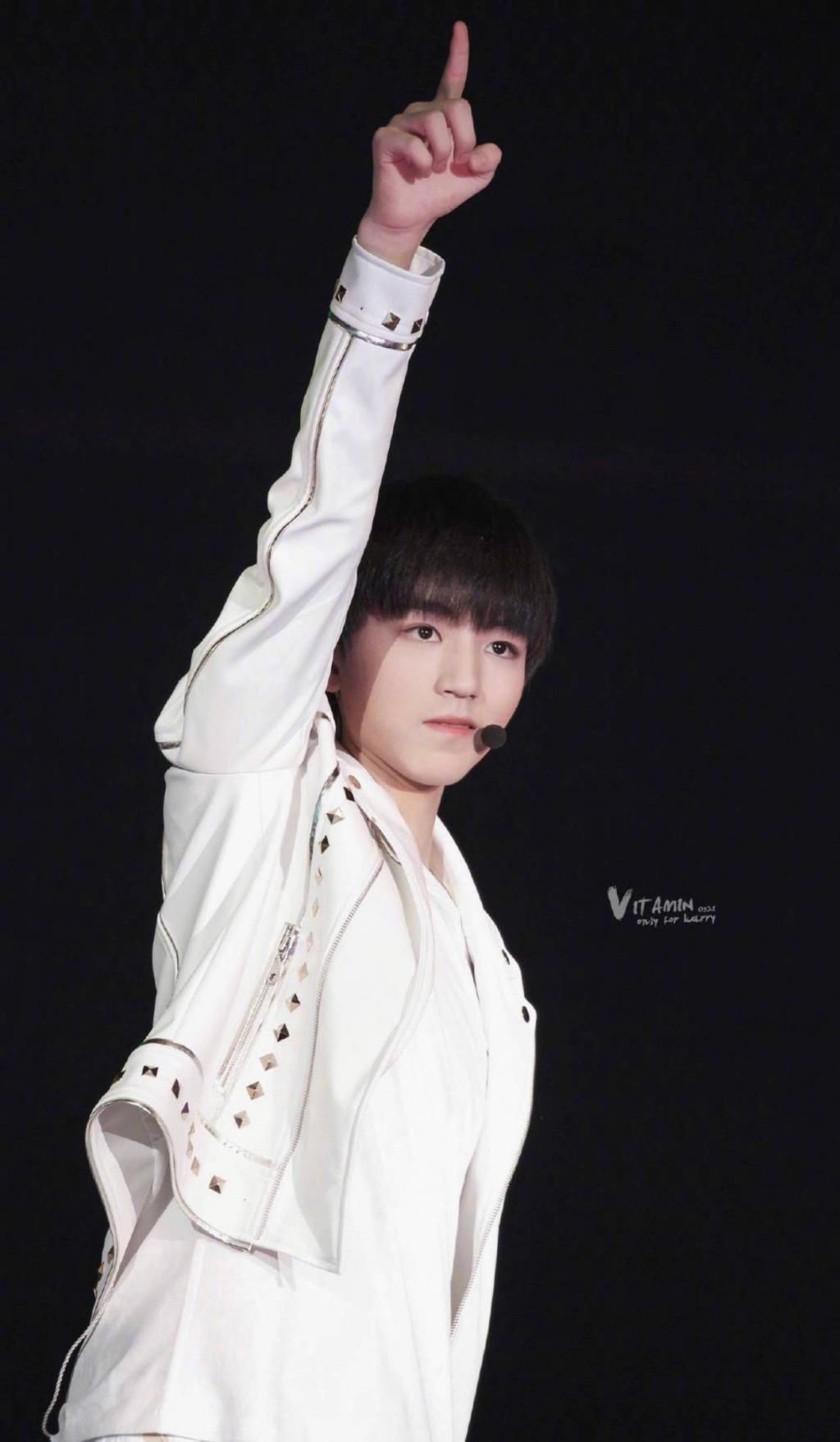  王俊凯|王俊凯拳头合集像海贼王一样前进