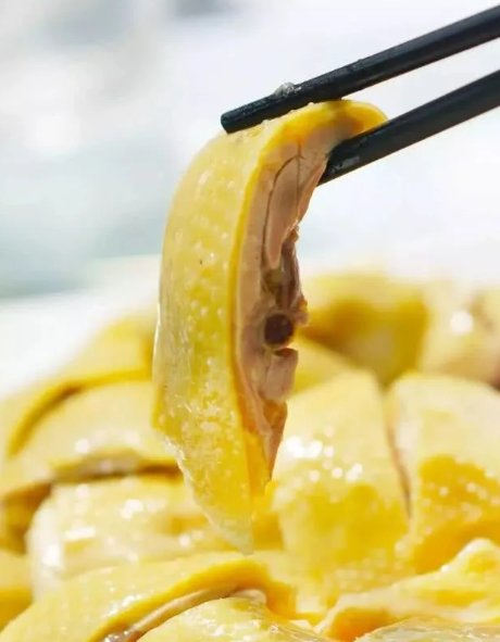 大厨|白切鸡别再直接下锅煮,20年大厨教你2招,鸡肉嫩滑爽口,吃不腻