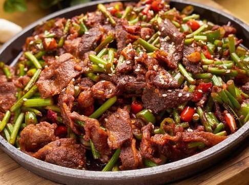 腥味|炒牛肉时,牛肉一炒就老?学会2个小妙招,不老不柴,鲜嫩没腥味