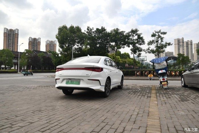  周末|周末和比亚迪e3一起，带孩子们出去玩儿！