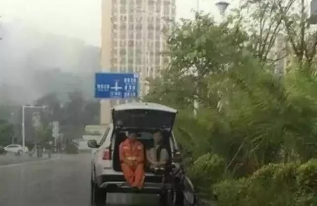 农民工师傅|被人偷偷爱着真好，你看到这张图已经刷爆全国