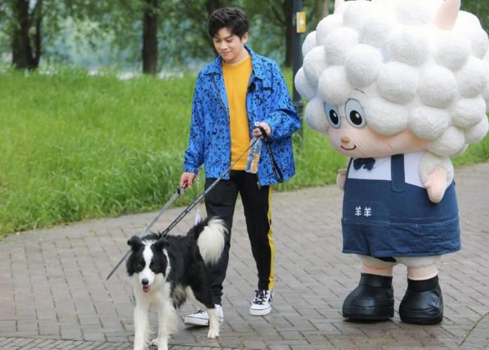  知名度|他是“星二代”，却上了15次《快本》都没火，网友：别挣扎了！