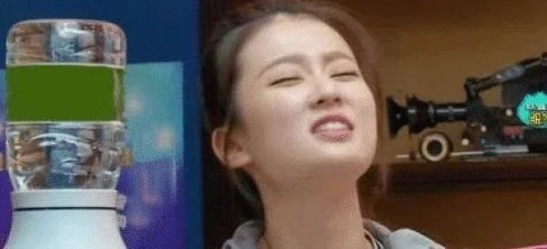  嫌弃|两年前膨胀到飞起，如今却惨遭老板嫌弃，网友：年度最尴尬女艺人!