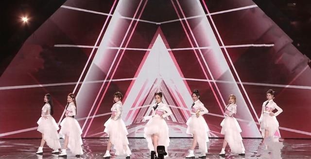  收官|《创造营》“完美收官”？何炅的口瓢再次被质疑，演唱会才是亮点