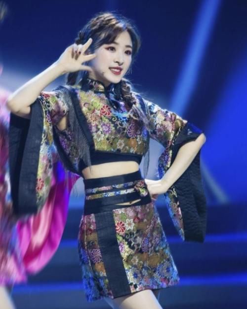 拒绝|张含韵solo非洲舞拿第一被质疑不公,张萌拒绝花钱投票:姐的目标是挣钱