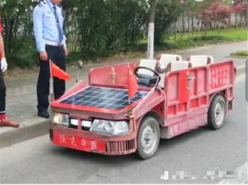 大叔|农村大叔打造“太阳能汽车”，刚上路就交警拦下，动手能力太强了