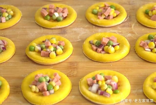 鲜香|创意南瓜饼做法：不用蒸不用烙，鲜香又拉丝，比披萨简单还好吃