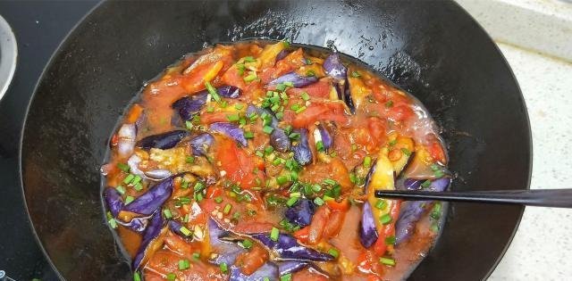 成本|茄子最好吃的做法,6元成本10分钟上桌,很多人没有吃过,太香了