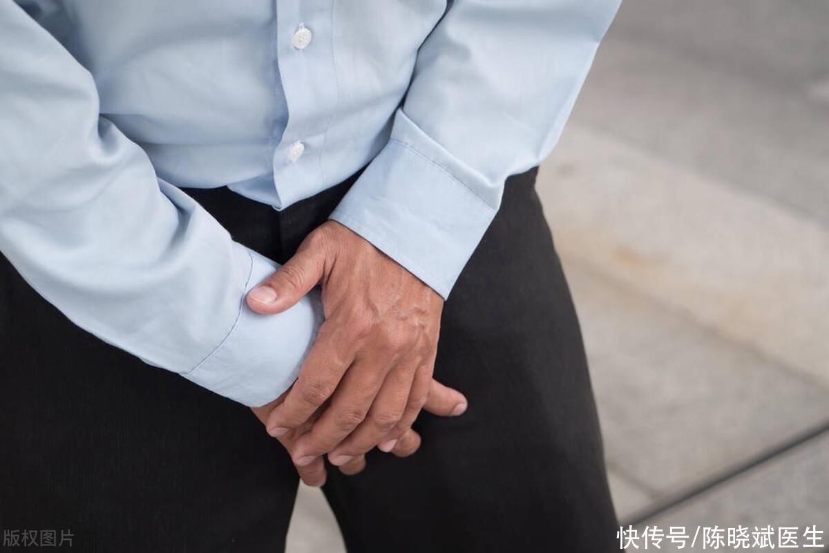 男人经常使用左右手(经常“用手”的男人，可能会遭受这5大伤害，越早知道越好)