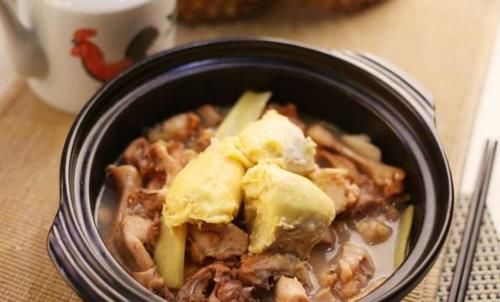 榴莲|榴莲煲鸡是用榴莲肉还是榴莲壳？别再用错了，这样煲汤才营养美味