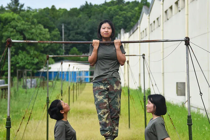 班长|准备入伍的女兵看这里，你们的班长来了