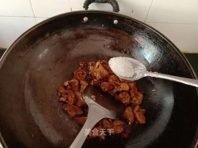 下酒|香而不腻的肥肠煲！零厨艺家常菜！下酒又下饭，好吃到爆