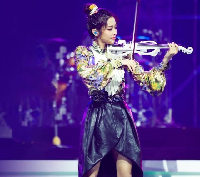  宁静|《浪姐》公演，宁静拒请流量明星，郁可唯请来的董事长有用吗？