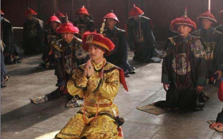 称帝|他20岁称帝，在位11年，一生犯下三大错，被称为清朝第一昏君