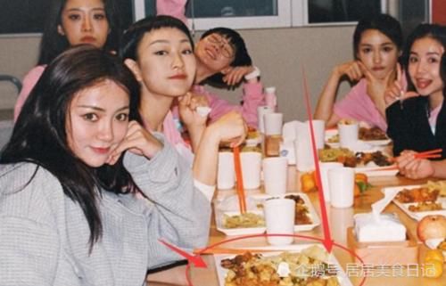  节目组|《青你》盒饭曝光！看清吃的啥菜后，网友：难怪虞书欣只吃黄瓜！