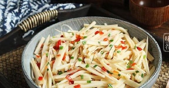 夏天|夏天吃莲藕最养人,这样炒出来不会变黑,更清脆可口