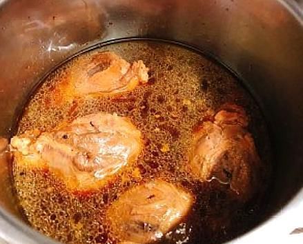  大厨|酱牛肉怎么做？大厨教你正确做法，牛肉软烂入味，酱香味十足