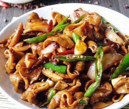  尖椒|一家三口的晚餐，都是些家常菜，营养全面，家里人都爱吃