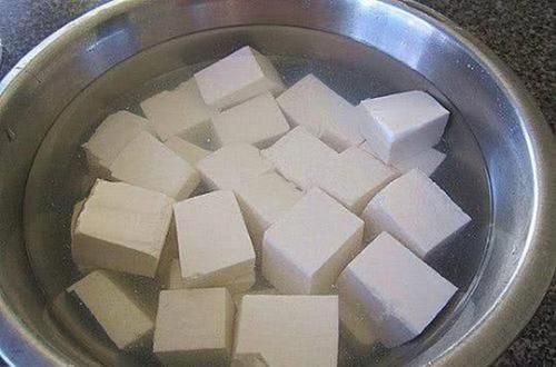  家人|吃这4种食物必须要先焯水，为了家人健康，赶紧看看吧！