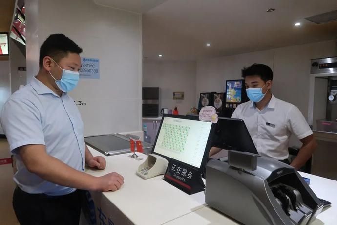  艰难|特别策划·图说 | 电影院艰难重启的背后