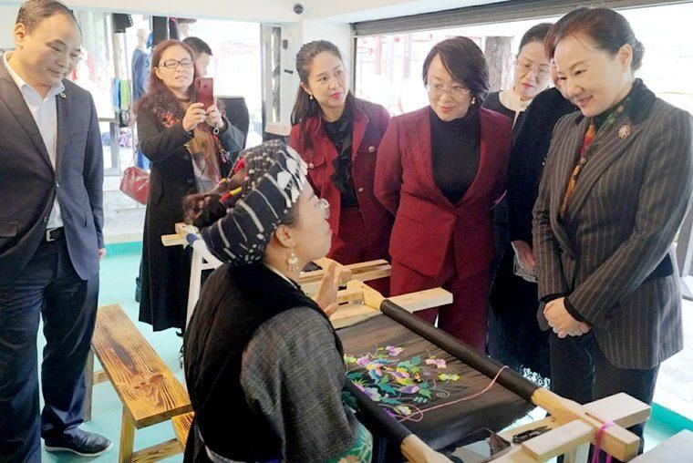 直播带货|省妇联来吉首市调研基层妇联组织改革工作