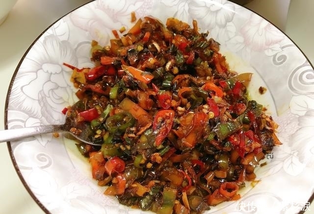 简易|自觉不出门的第六天，一家5口的简易午餐发到朋友圈，各个说想吃