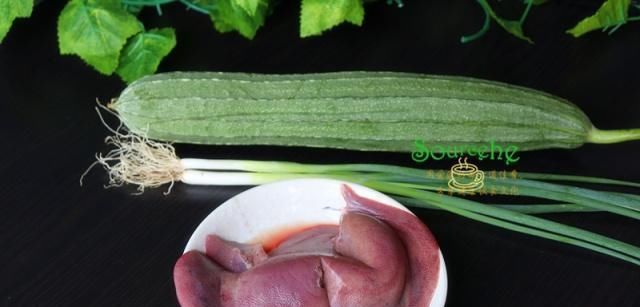  抢光|夏天就馋这瓜, 我家三天两头就吃它, 每次炒一盘, 端上桌就抢光!