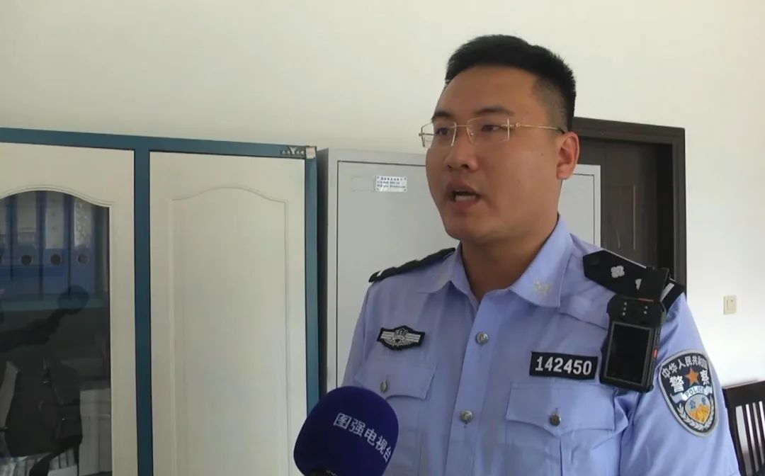  过核定人数|图强公安分局查处一起交通违法行为