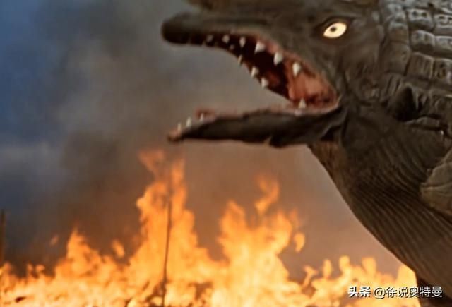 怪兽|初代奥特曼背不动怪兽,奥特曼:这怪兽实在太重了