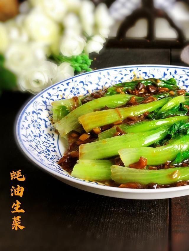 翠绿|生菜这么做翠绿爽脆，苦味减少鲜香加倍，十分钟上桌，一盘不够分