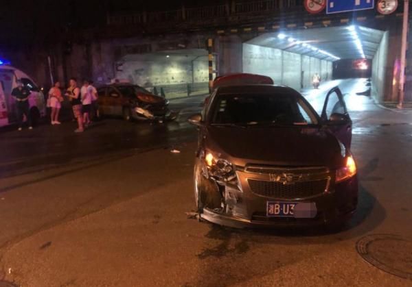  交警|两个司机开车“对对碰”，原来一个醉驾一个酒驾