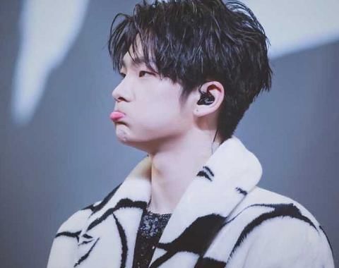  周震南|周震南只关注1位《创造营》学员，看清是谁后，真不知咋想的