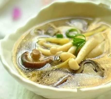  香菇|美食分享：菌菇汤、豆腐酿香菇、红烧千页豆腐的做法