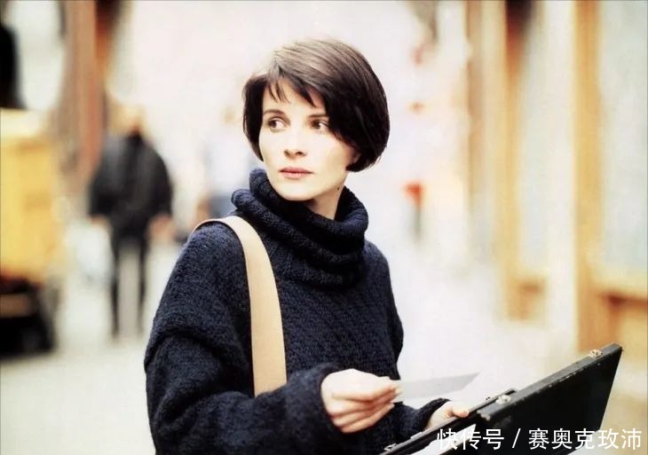 公主|穿高定的香奈儿女孩,是朋克也是卓尔不群的公主