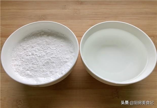  凉粉|手把手教你在家做凉粉，滑嫩劲道，比例和做法都给你，不用出去买
