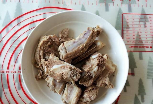 排骨汤|莲藕玉米排骨汤:免去煎炸烹煮炖炖就是一锅的美味补钙汤!