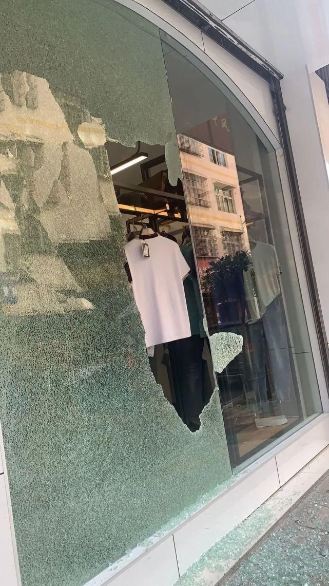 深夜|隆回一服装店深夜被盗，警方半日内破案！