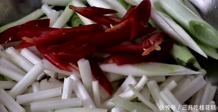 把鸡胗|如何做最好的鸡丁?食谱和实践告诉你,它的味道脆,嫩,开胃