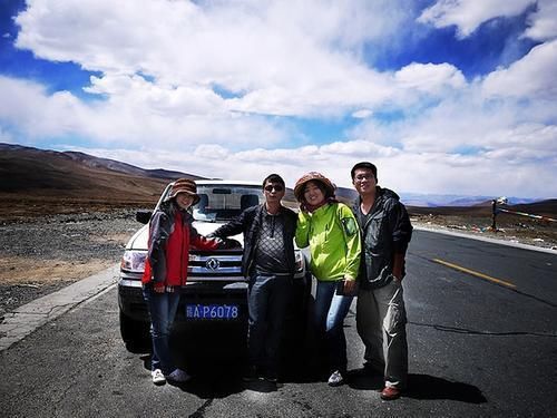  高速公路|话多了遭人烦,男女搭车因话多被丢高速公路,司机:罚款也不拉!