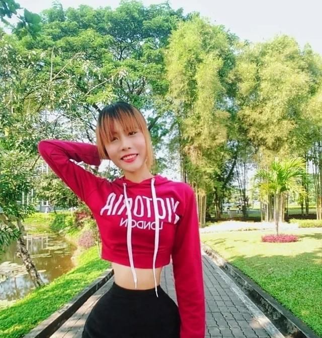  英国的罗米|缅甸女孩打破世界纪录，成为全球腰最细的人！自曝细腰纯天然