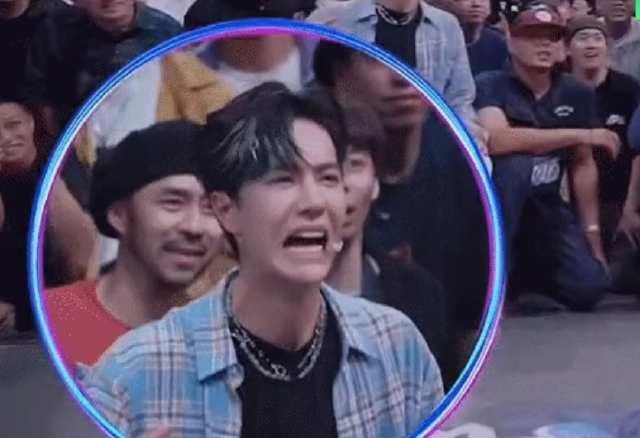  粉丝|《街舞3》变粉丝见面会，“冰块脸”王一博看偶像battle表情失控