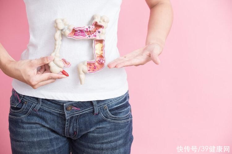 27岁小伙子一天大便3次诊断为肠癌(28岁女子一天大便3次，确诊肠癌！5种身体异常或是癌变信号)