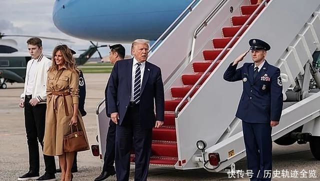 尴尬|特朗普尴尬了,伸手牵妻子却直接被甩飞,第一夫人瘪嘴写满不屑!