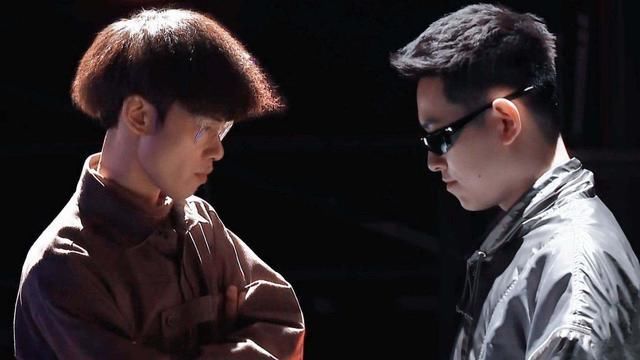  空气|《说唱》公演舞台一团糟！魔动闪霸成毒瘤，“空气协议”抄袭杨和苏副歌