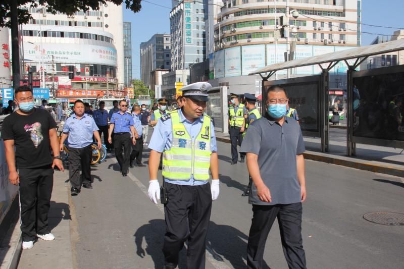 执法|郑州交警三大队开展火车站地区交通治理联合执法